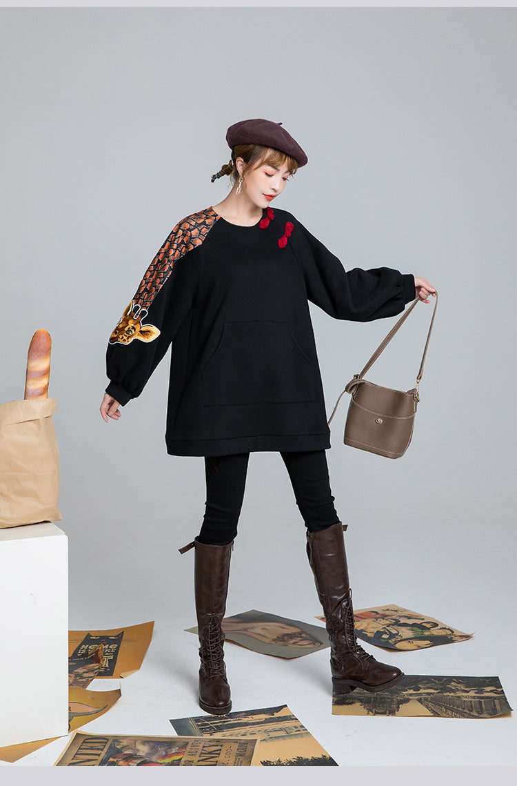 Giraffe slim black sweater