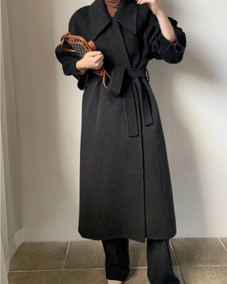 Ladies mid-length woolen coat