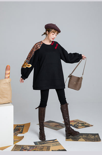 Giraffe slim black sweater