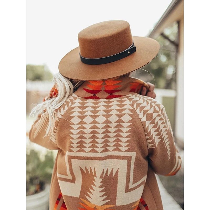 Patchwork lapel buttoned woolen coat